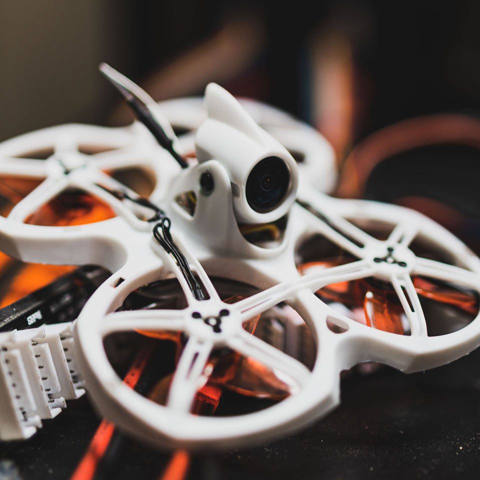 Emax Tinyhawk II 2 RTF FPV Rac - Drone Racing Charger reseña y precio